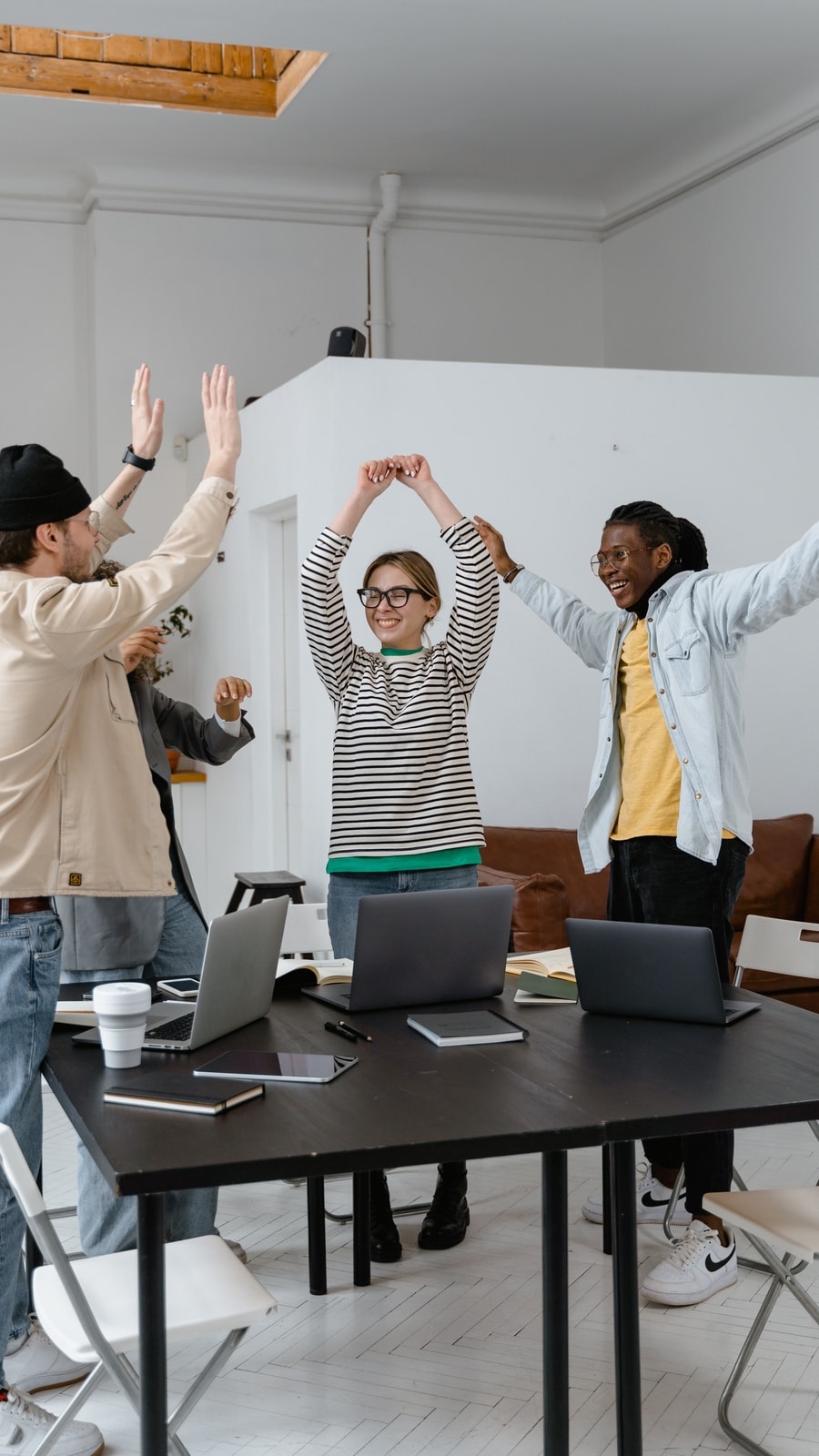 Networking Opportunities: Joining a digital marketing course gives you the chance to connect with industry professionals and like-minded individuals. Networking can lead to valuable collaborations, job opportunities, and mentorship, which can further accelerate your career growth
